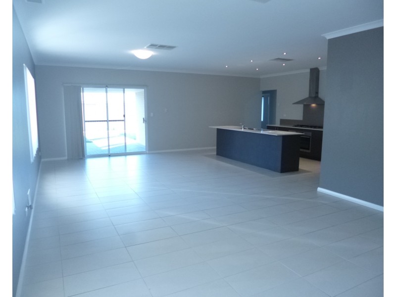 10 Verbana Drive, Aveley WA 6069