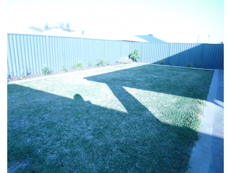 10 Verbana Drive, Aveley WA 6069