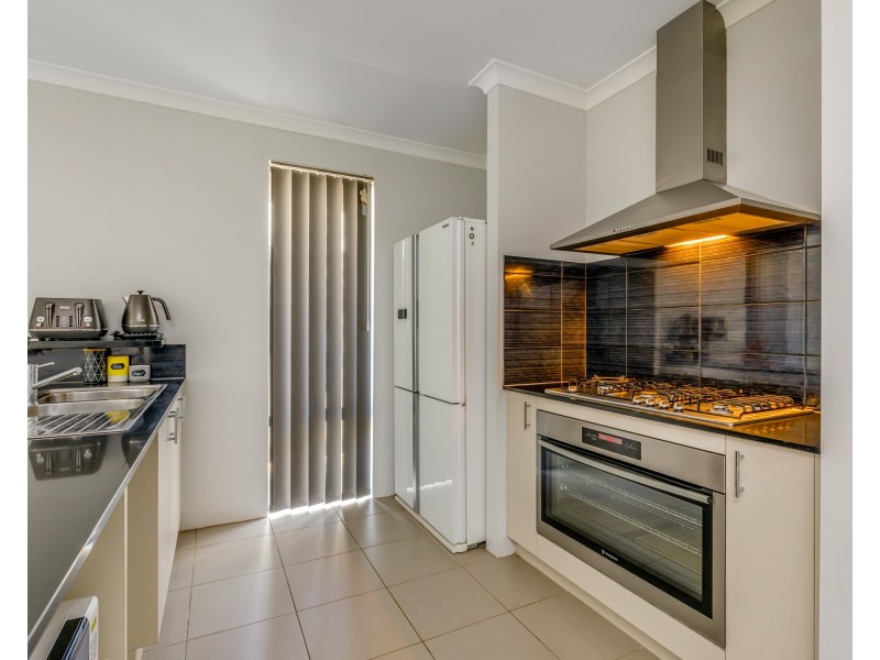 9 Fiord Way, Aveley WA 6069