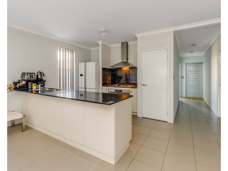 9 Fiord Way, Aveley WA 6069