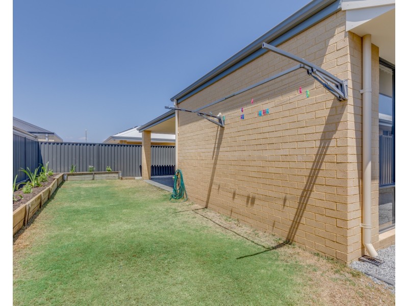 9 Fiord Way, Aveley WA 6069