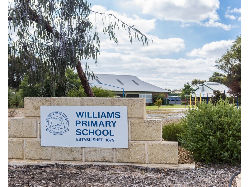 4 Richardson Street, Williams WA 6391