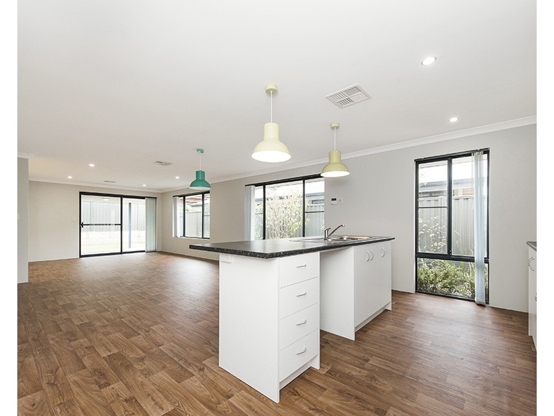 22 Holdsworth Ave, Aveley WA 6069