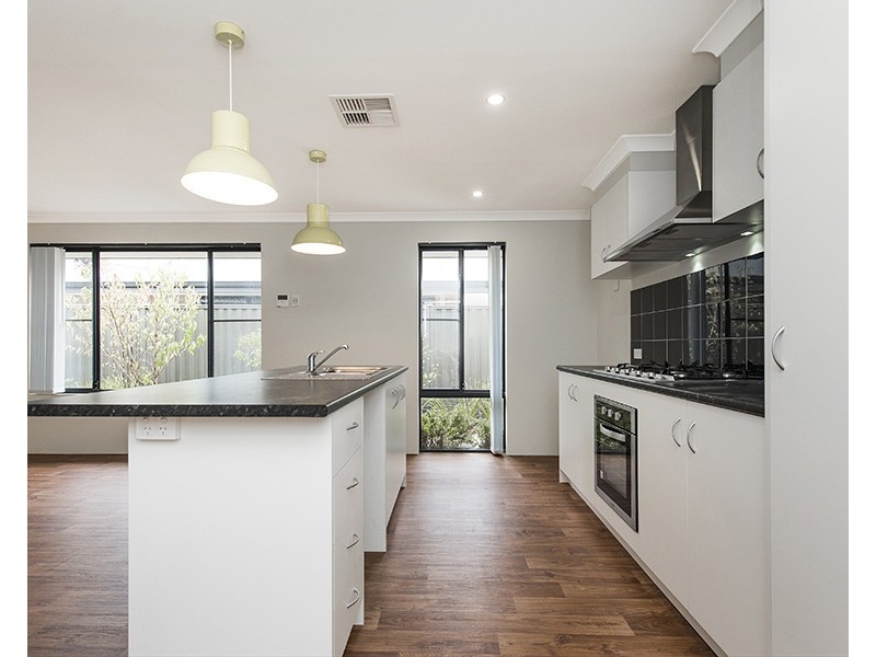 22 Holdsworth Ave, Aveley WA 6069