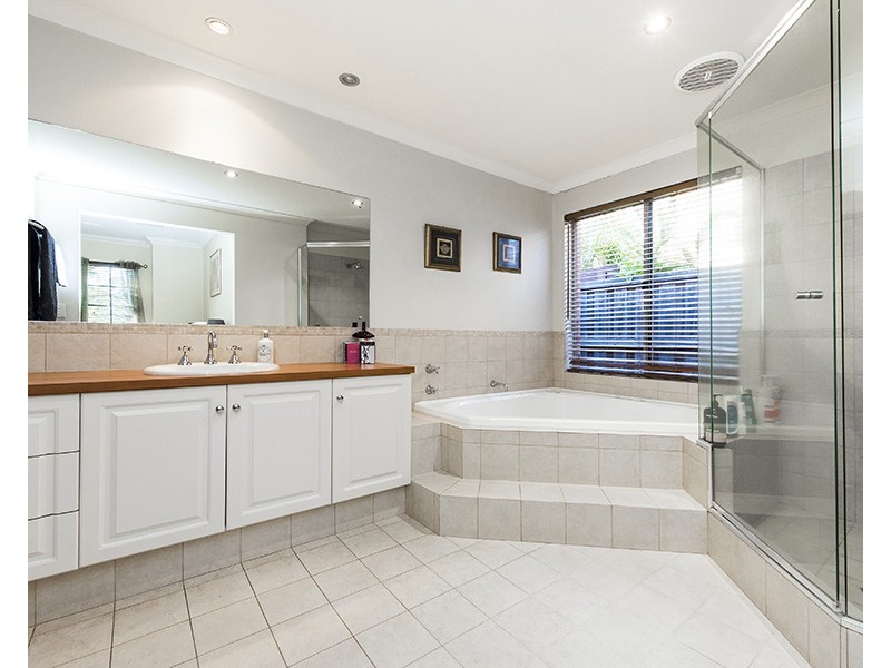 21 Fairview Heights, Ellenbrook WA 6069