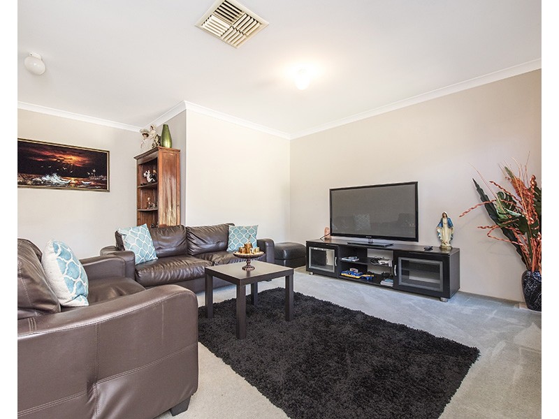 19 Rossini Circle, Ellenbrook WA 6069
