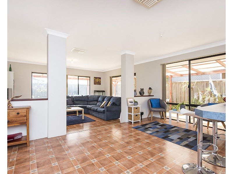 19 Rossini Circle, Ellenbrook WA 6069