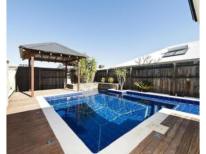 2 Granesse Drive, Ellenbrook WA 6069