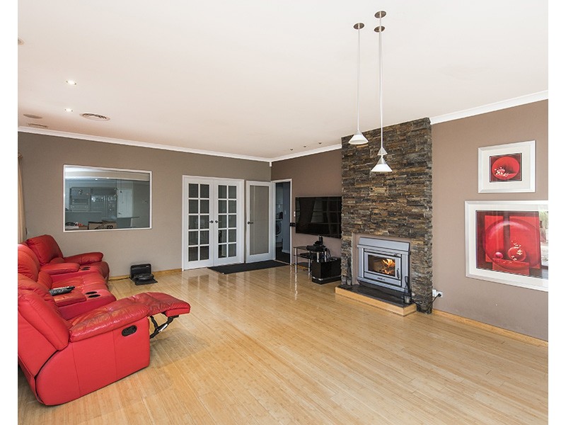 2 Granesse Drive, Ellenbrook WA 6069