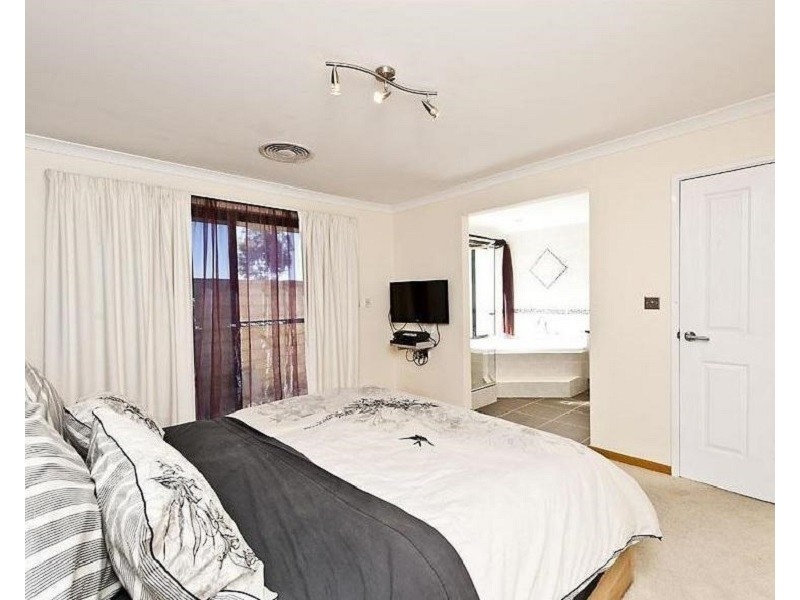 2 Granesse Drive, Ellenbrook WA 6069
