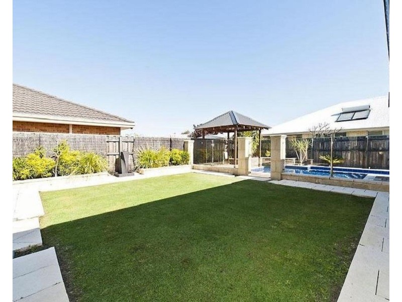 2 Granesse Drive, Ellenbrook WA 6069