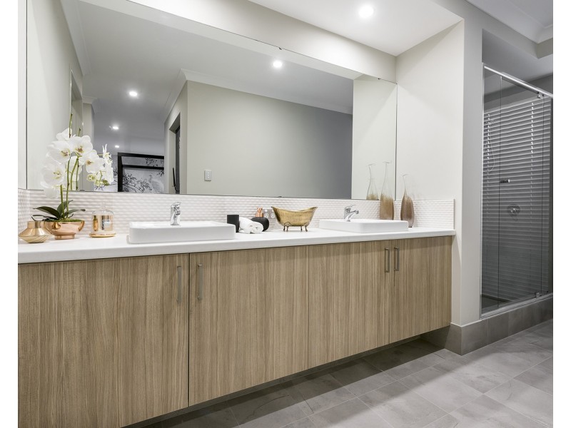 24 Windermere Blvd, Aveley WA 6069