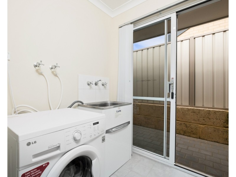 4 Lomandra Road, Helena Valley WA 6056