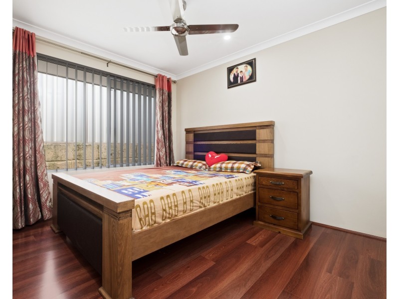 4 Lomandra Road, Helena Valley WA 6056