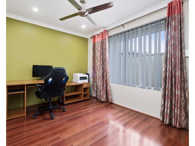 4 Lomandra Road, Helena Valley WA 6056