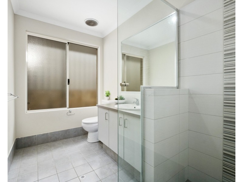 4 Lomandra Road, Helena Valley WA 6056