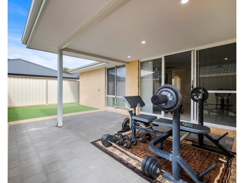 4 Lomandra Road, Helena Valley WA 6056