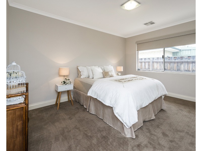 6 Shipton Lane, The Vines WA 6069