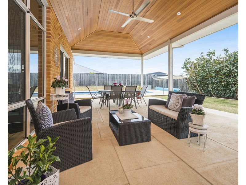 6 Shipton Lane, The Vines WA 6069