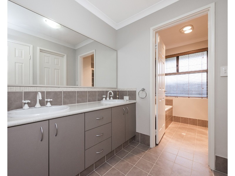 6  Elata Close, Ellenbrook WA 6069