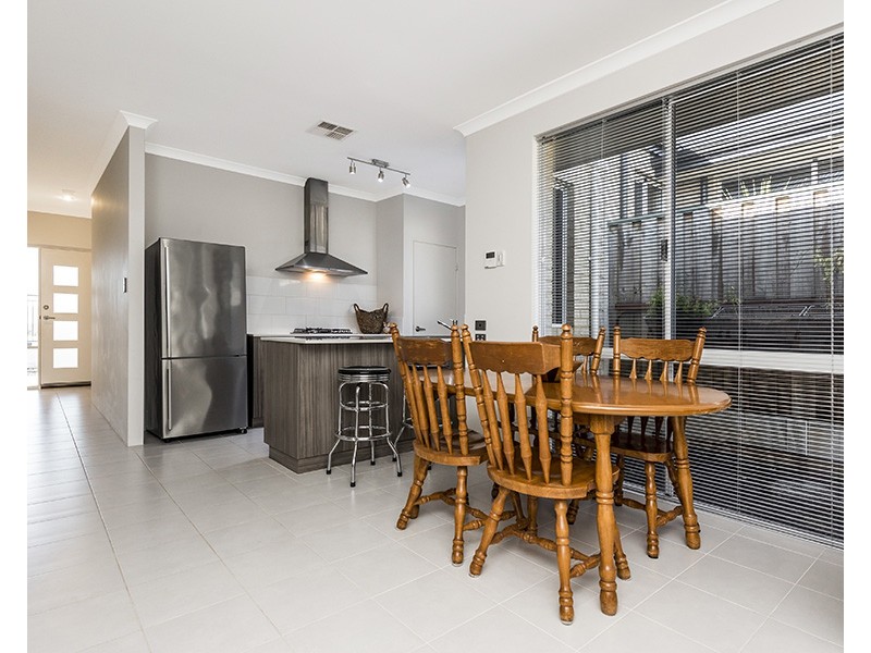 6 Brewster Circuit, Ellenbrook WA 6069