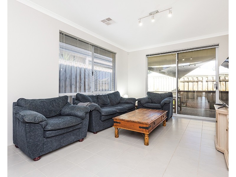 6 Brewster Circuit, Ellenbrook WA 6069