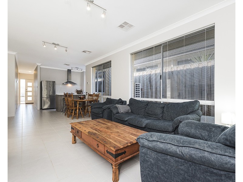 6 Brewster Circuit, Ellenbrook WA 6069