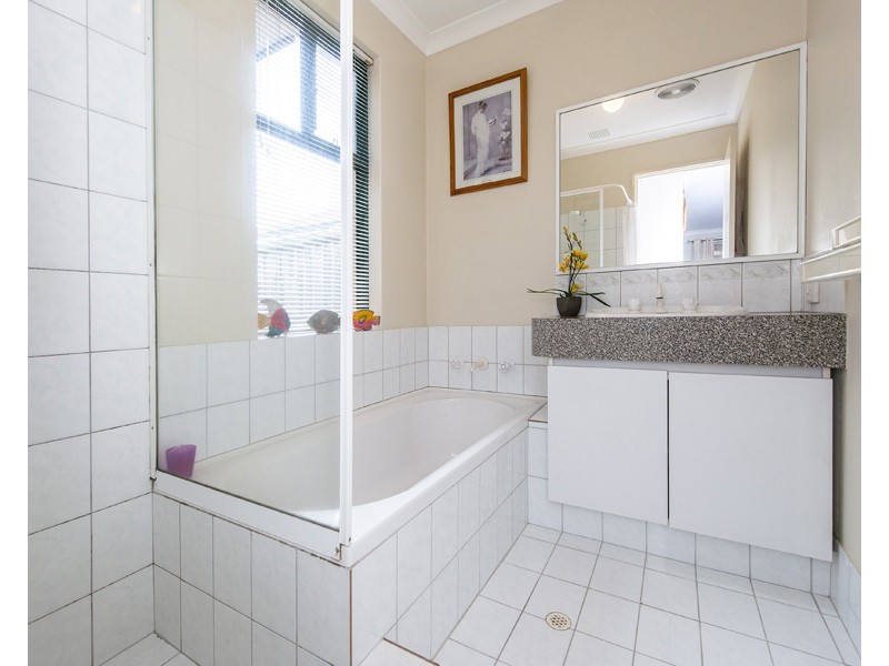 23 Sunray Circle, Ellenbrook WA 6069