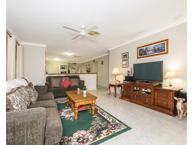 23 Sunray Circle, Ellenbrook WA 6069