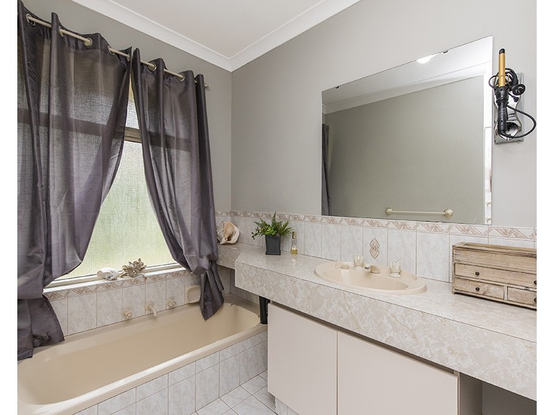 123 Vines Avenue, The Vines WA 6069