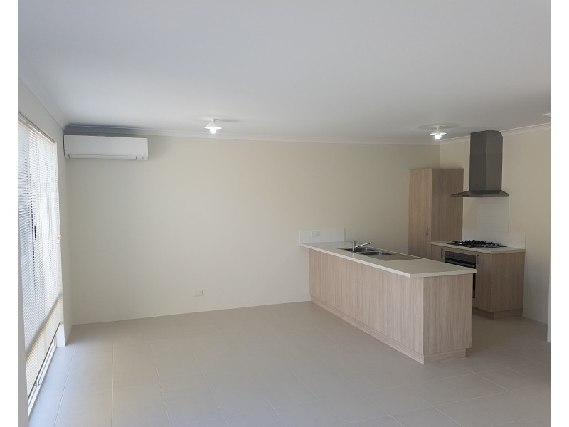 14 LUXHAY PARKWAY, Aveley WA 6069