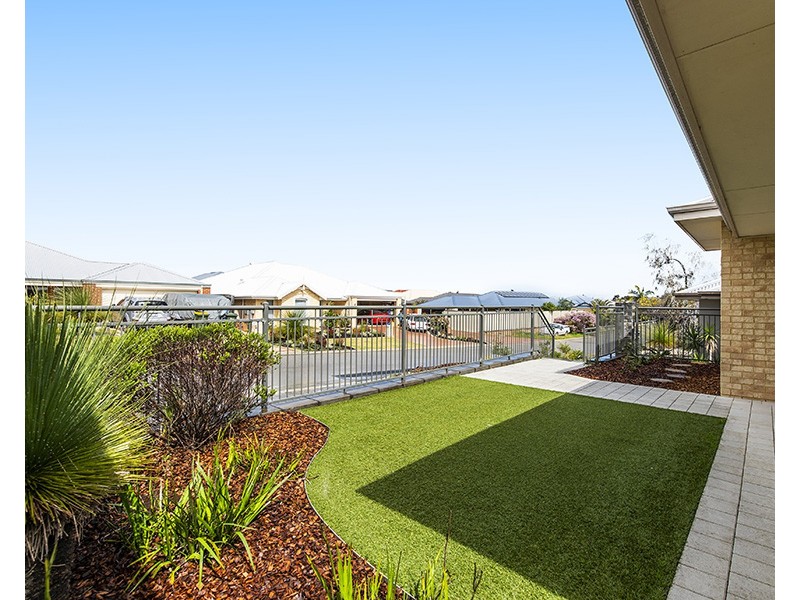 5 Mundego Turn, Ellenbrook WA 6069