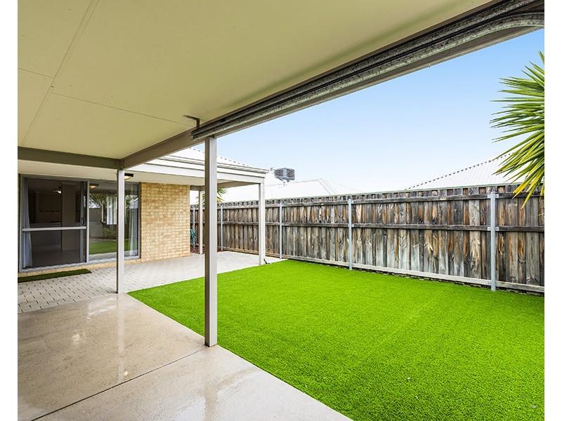 5 Mundego Turn, Ellenbrook WA 6069