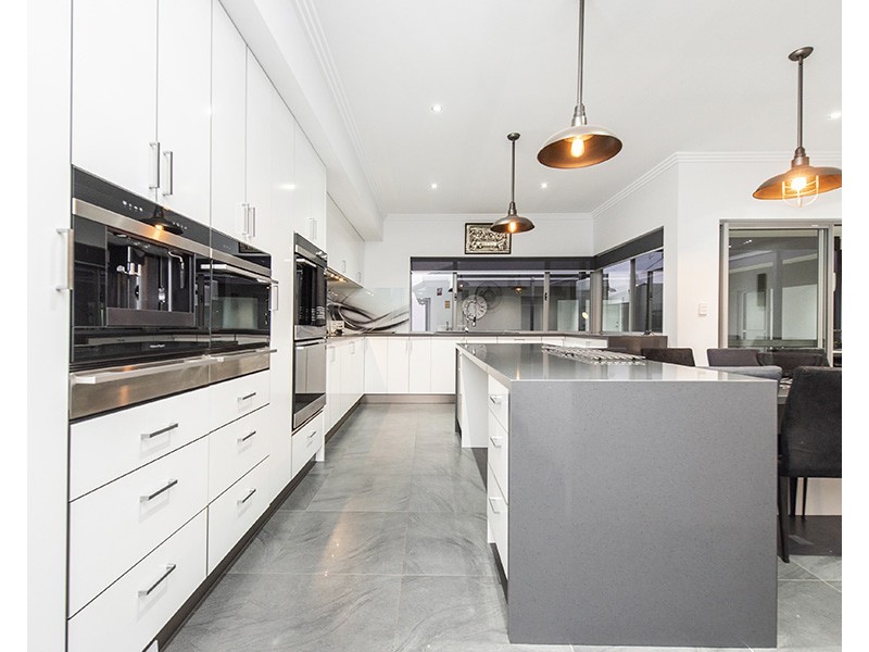 24 Mayroyd Drive, Ellenbrook WA 6069