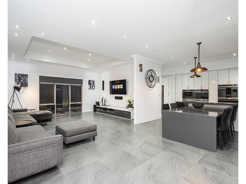 24 Mayroyd Drive, Ellenbrook WA 6069