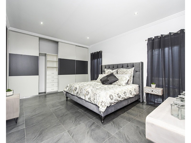 24 Mayroyd Drive, Ellenbrook WA 6069