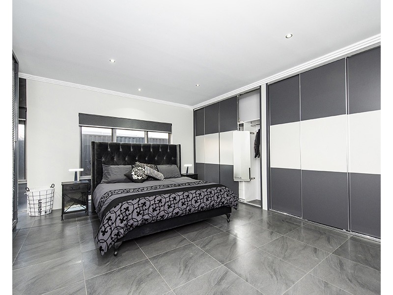 24 Mayroyd Drive, Ellenbrook WA 6069