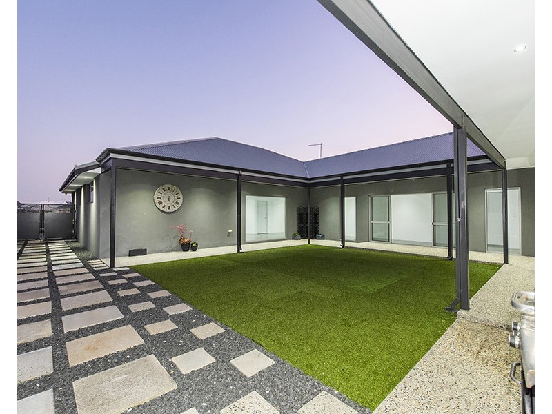 24 Mayroyd Drive, Ellenbrook WA 6069