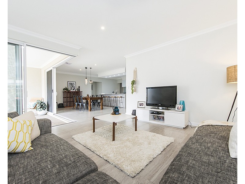 32 Berrington Trail, The Vines WA 6069