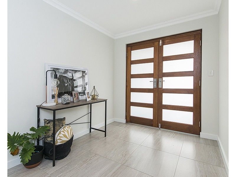 32 Berrington Trail, The Vines WA 6069