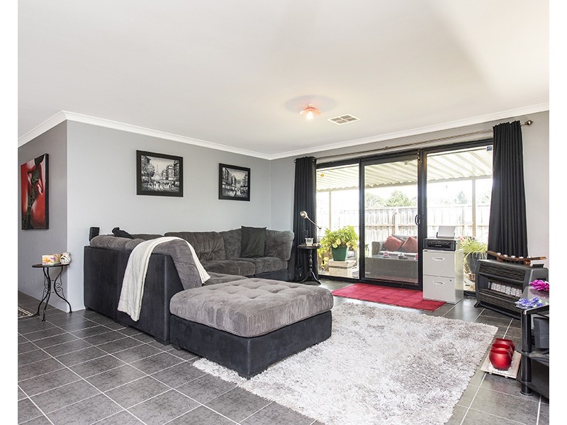 92 Vaucluse Crescent, Ellenbrook WA 6069