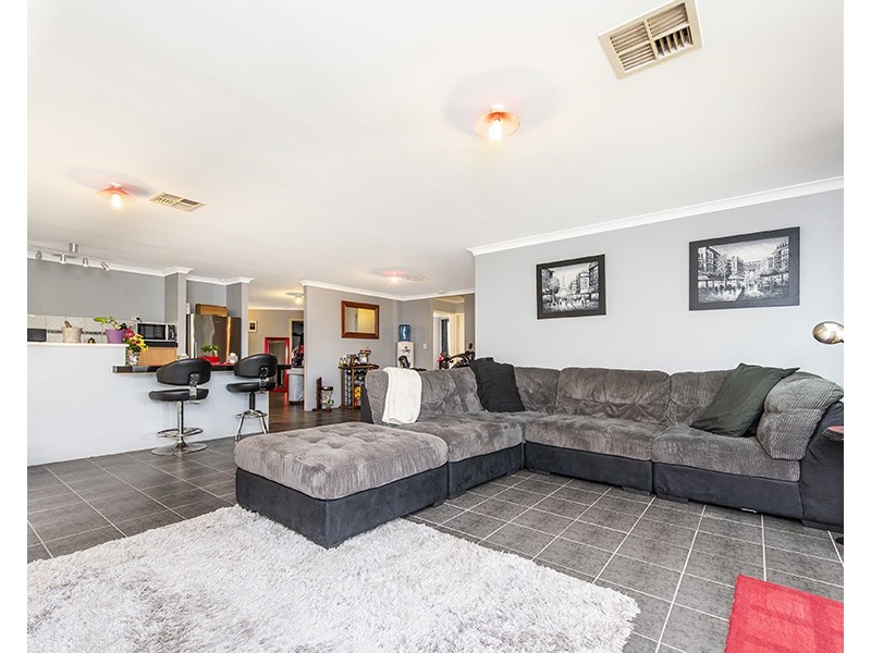 92 Vaucluse Crescent, Ellenbrook WA 6069