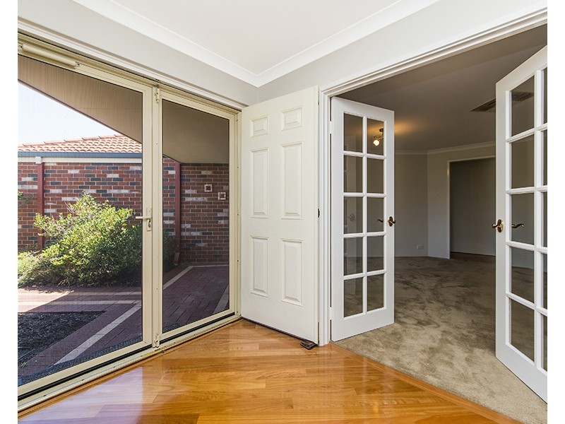 1 Tipuana Mews, Ellenbrook WA 6069