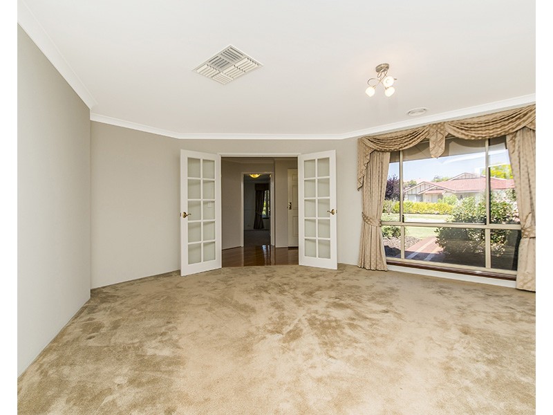 1 Tipuana Mews, Ellenbrook WA 6069