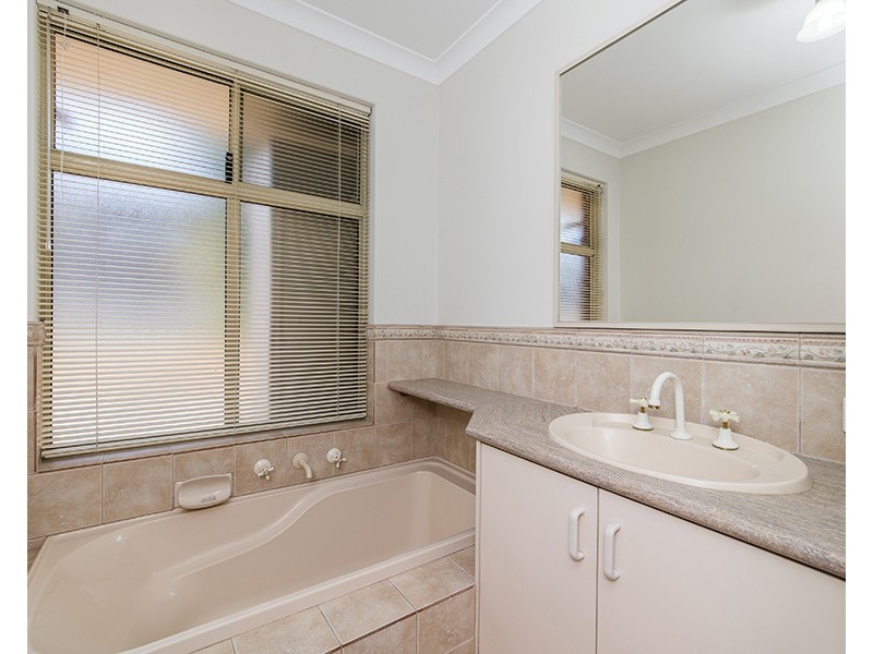1 Tipuana Mews, Ellenbrook WA 6069