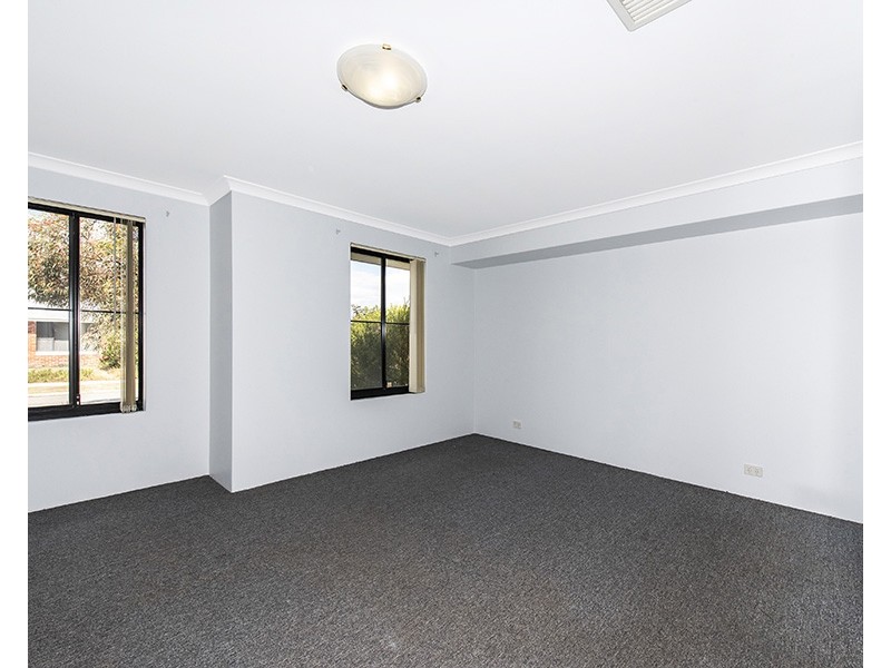 8 Simmonds Pass, Ellenbrook WA 6069