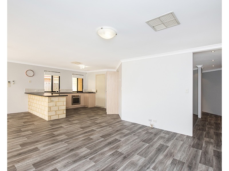 8 Simmonds Pass, Ellenbrook WA 6069