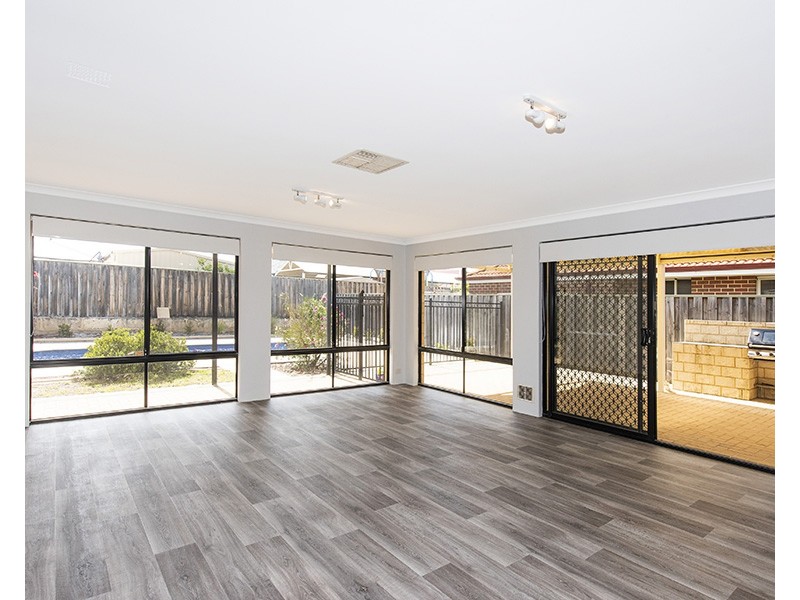 8 Simmonds Pass, Ellenbrook WA 6069