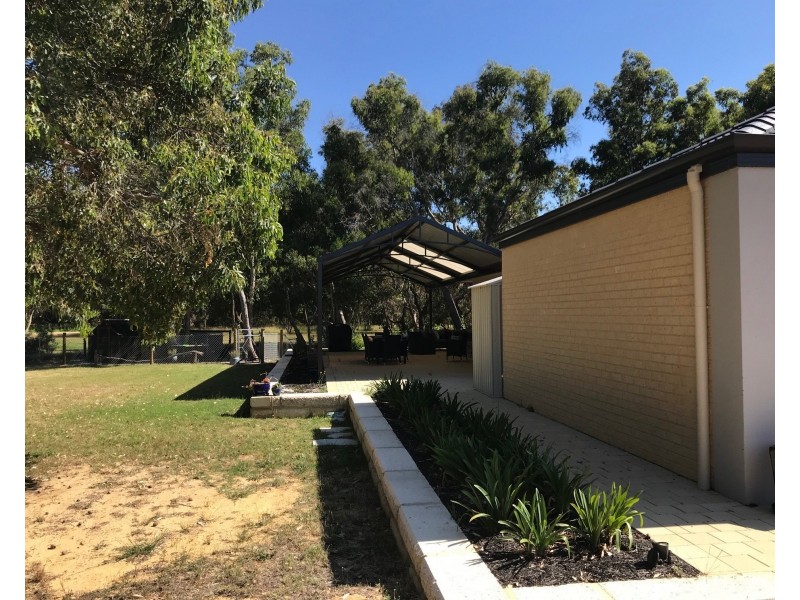 110 Humphreys Street, Muchea WA 6501