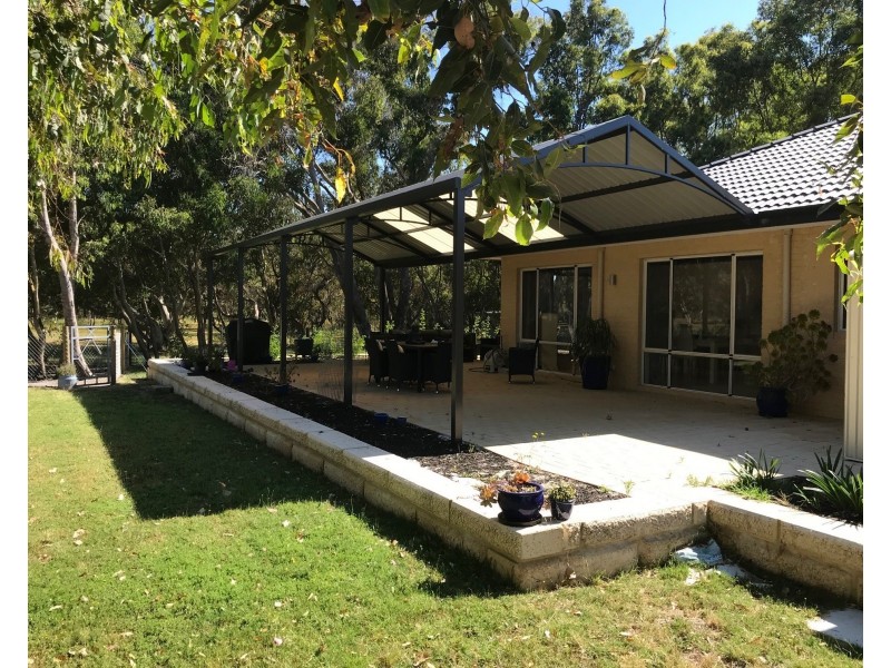 110 Humphreys Street, Muchea WA 6501